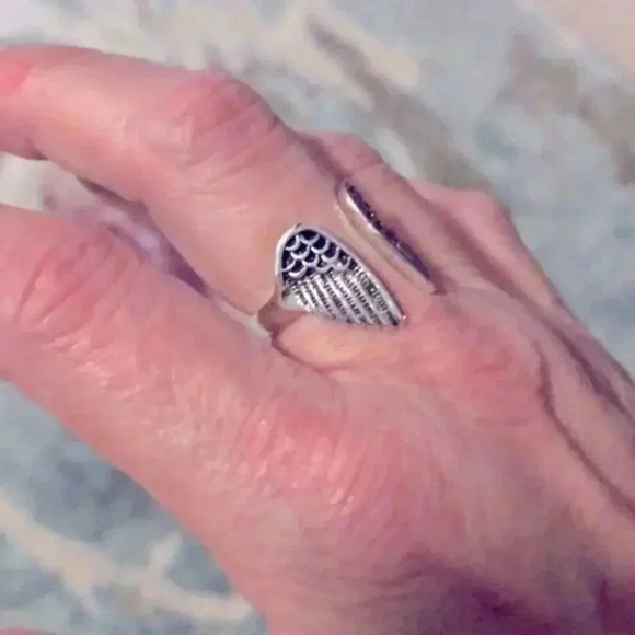 Angel Wings Adjustable 925 Silver Ring NWT - Picture 3 of 4